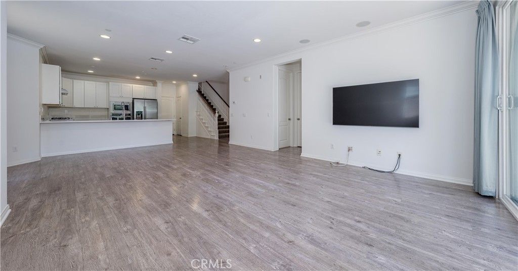 22 Willow Way, Lake Forest