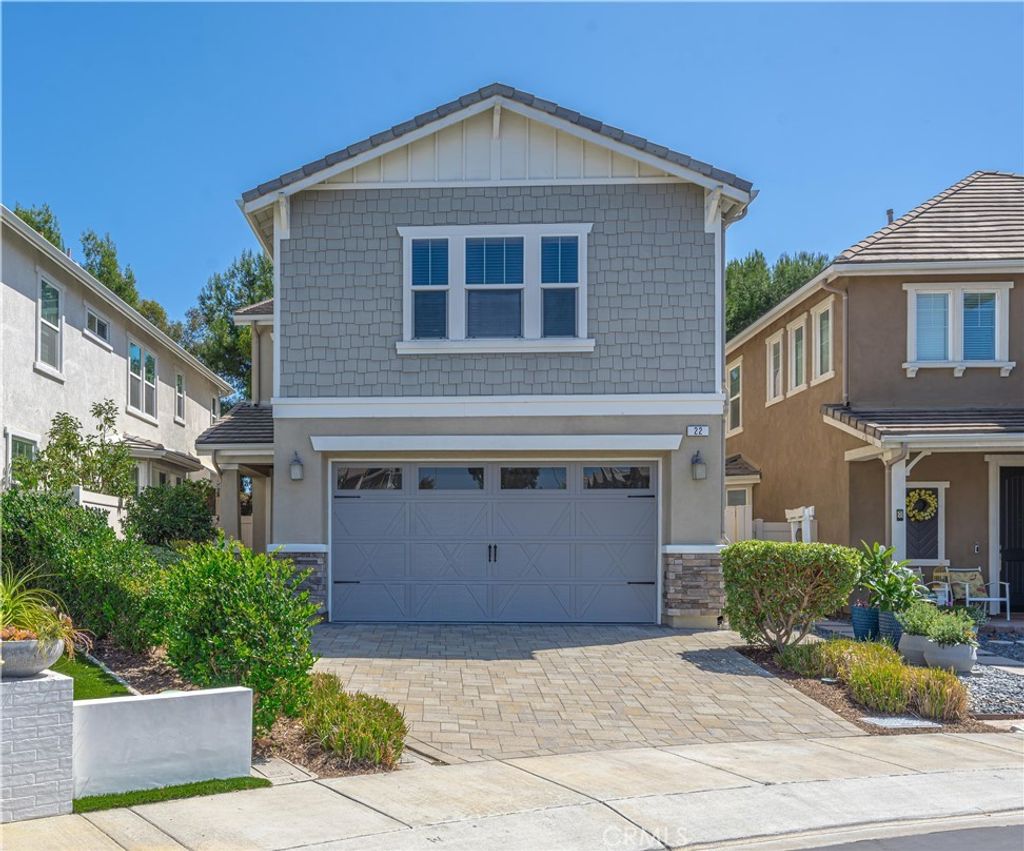 22 Willow Way, Lake Forest