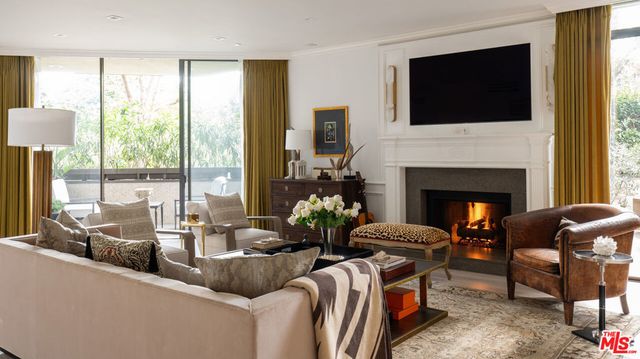 300 N Swall Drive # 105, Beverly Hills