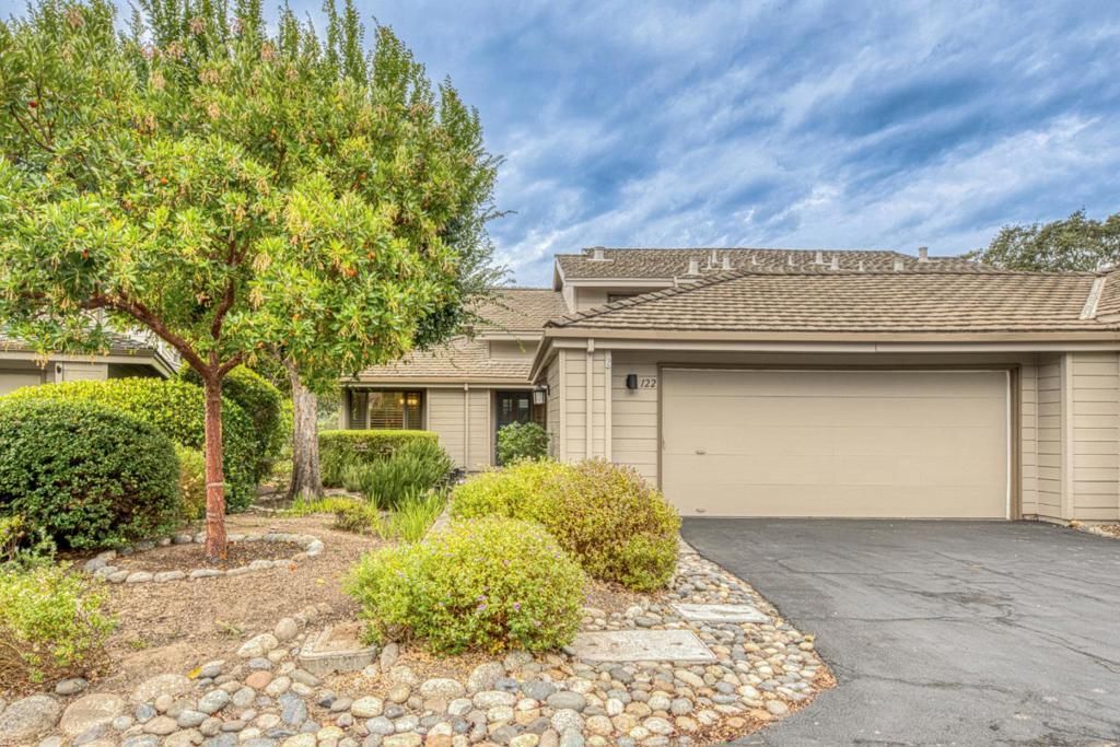 122 White Oaks Lane, Carmel Valley