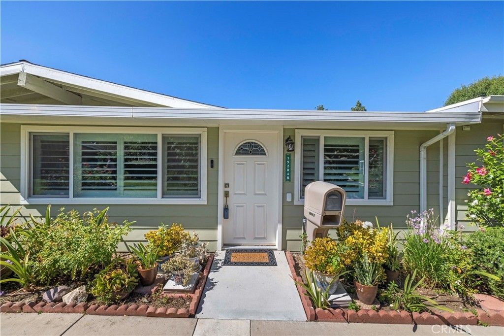 19204 Avenue Of The Oaks # B, Newhall