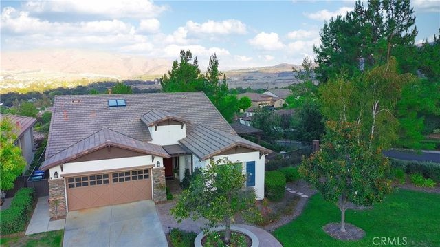 24572 Gleneagles, Corona