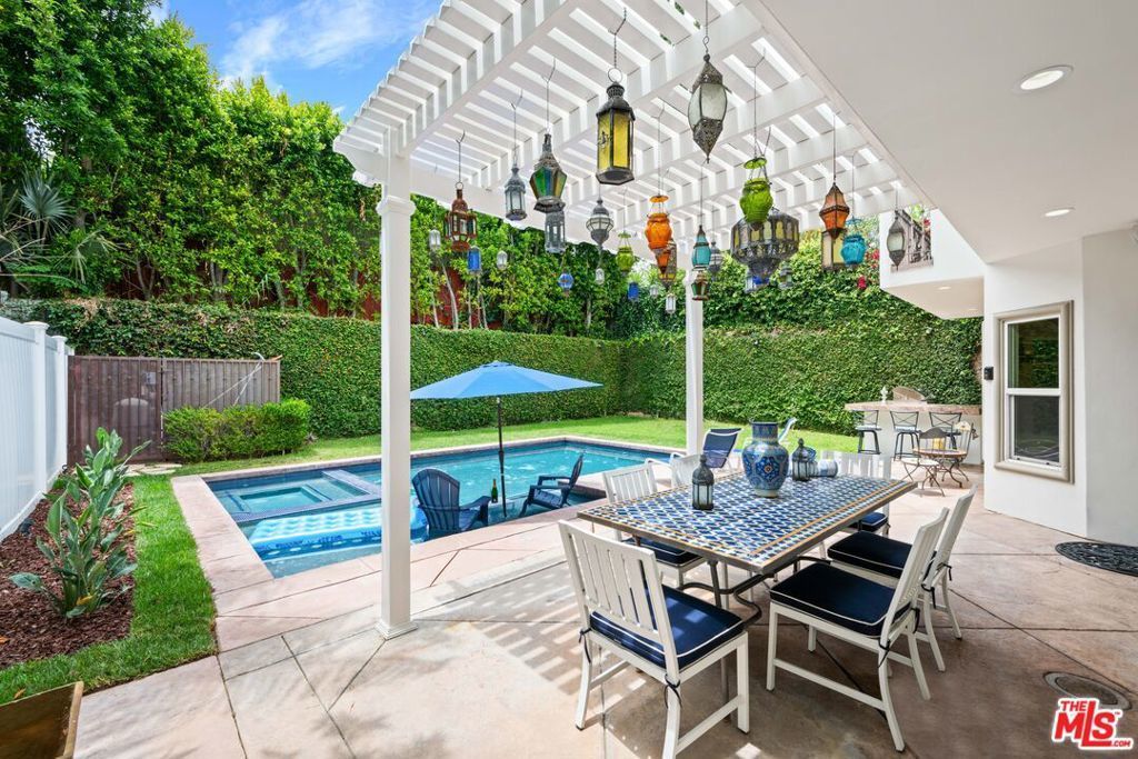 5419 Tampa Avenue, Tarzana