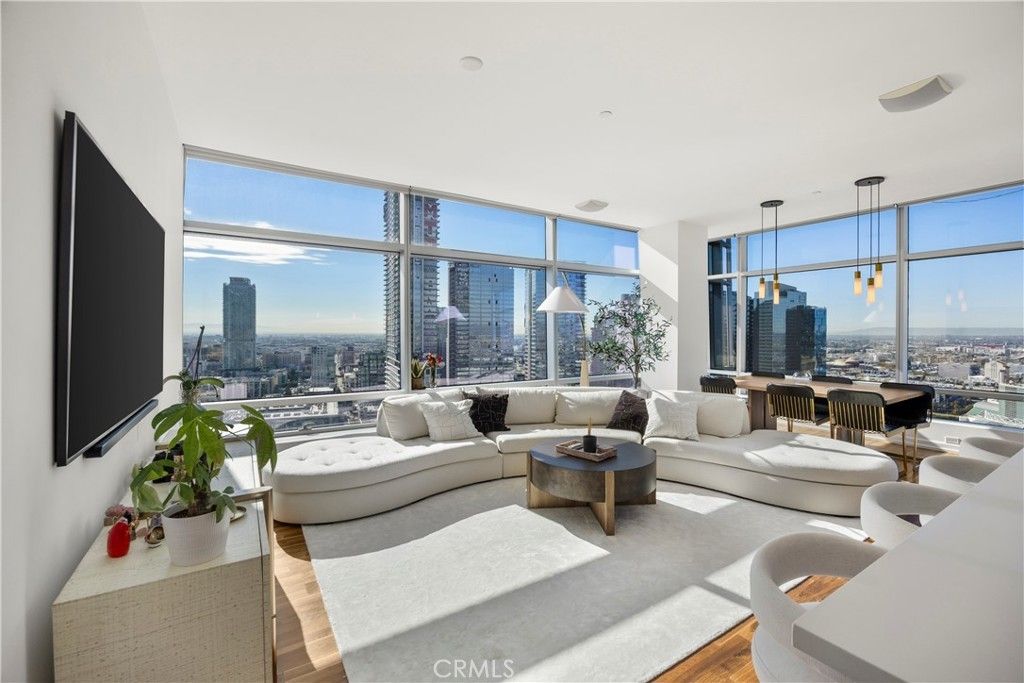 900 W Olympic # 28a, Los Angeles
