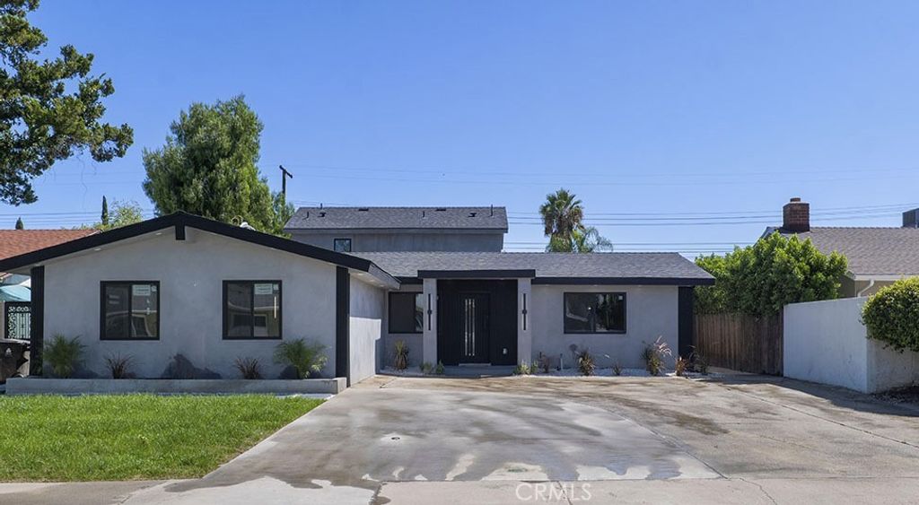6650 Birchton Avenue, West Hills