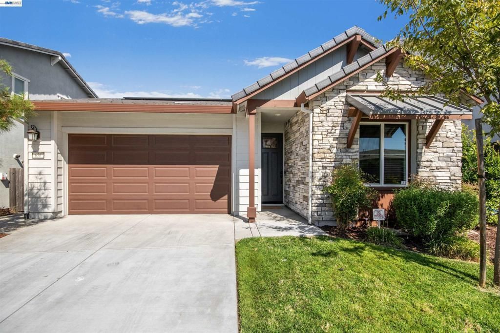 656 Bartonville Rd, Lincoln