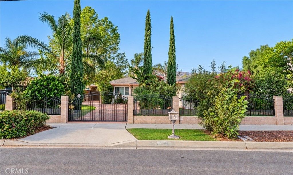 27150 Cypress, Highland