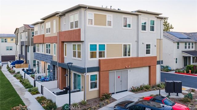 27131 Observation Court, Valencia