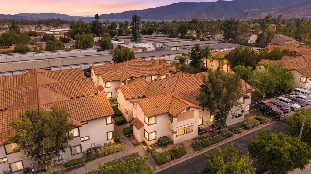 16377 Lakeshore Dr. # 2f, Lake Elsinore