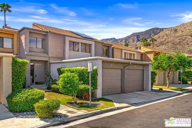 215 Calle Bravo, Palm Springs