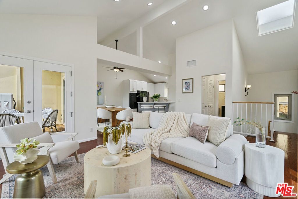 535 E Walnut Avenue # B, El Segundo