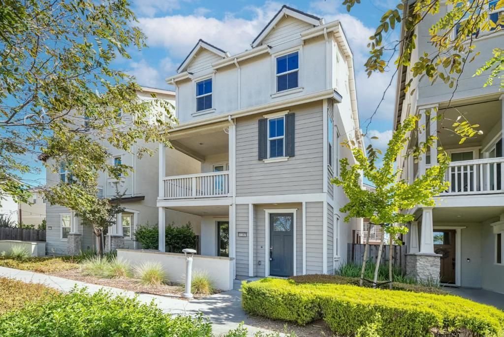 37385 Bay Crest Road, Newark