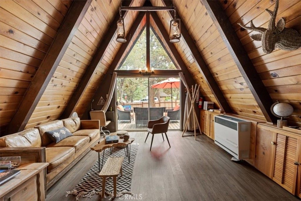 108 Pine, Sugarloaf