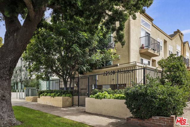12530 Venice Boulevard # 3, Los Angeles