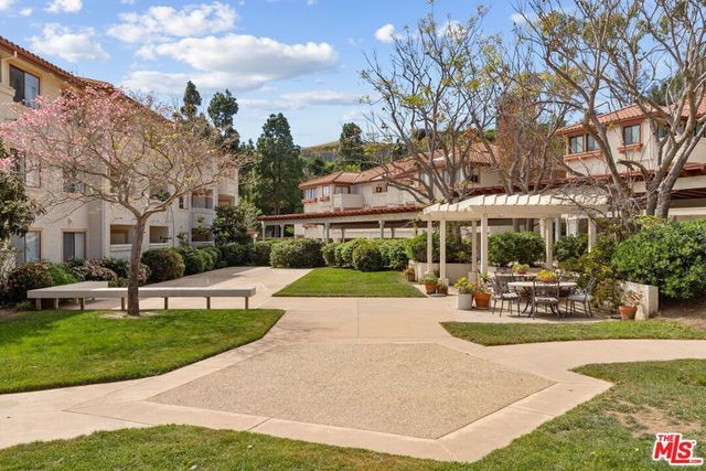 501 Palisades Drive # 103, Los Angeles