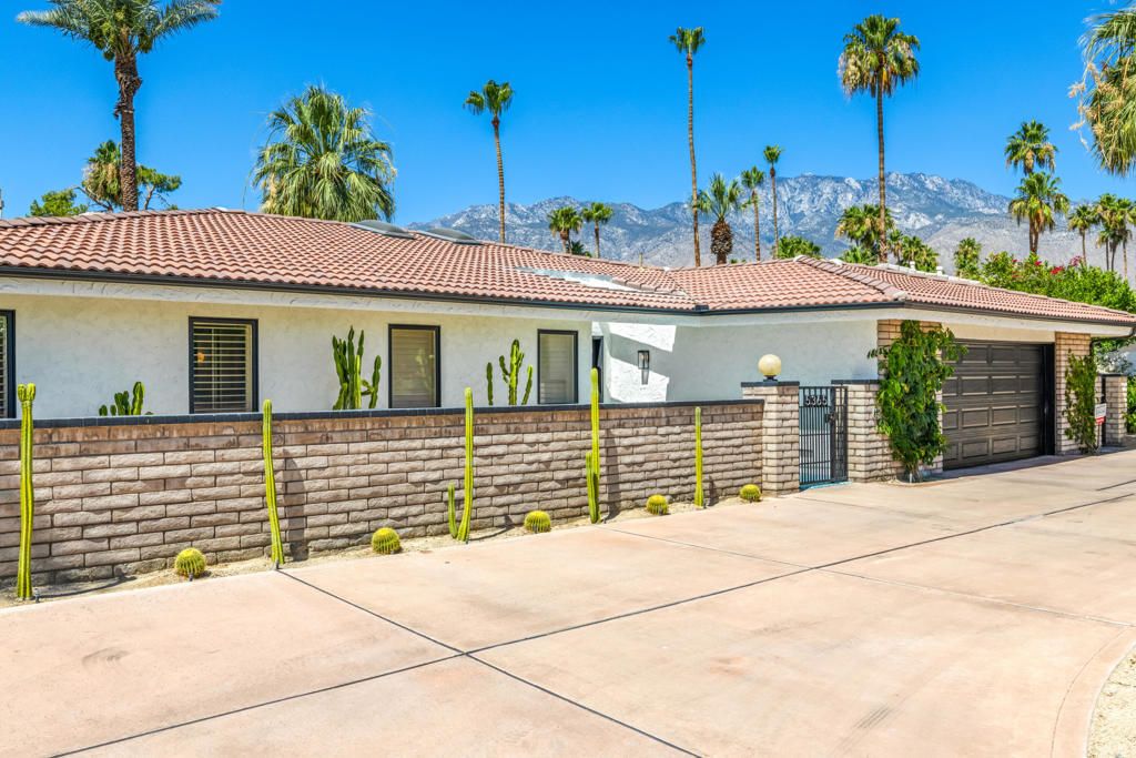 5365 E Cherry Hills Drive, Palm Springs
