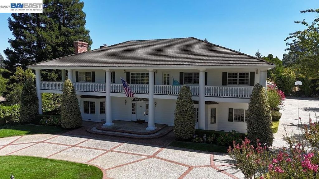 4 Deer Oaks Dr, Pleasanton