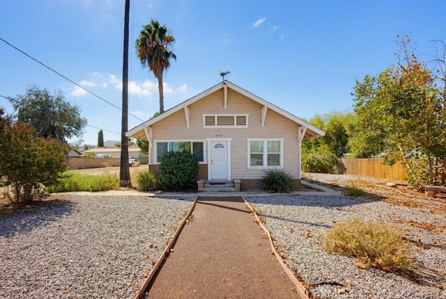 42127 Whittier Ave, Hemet