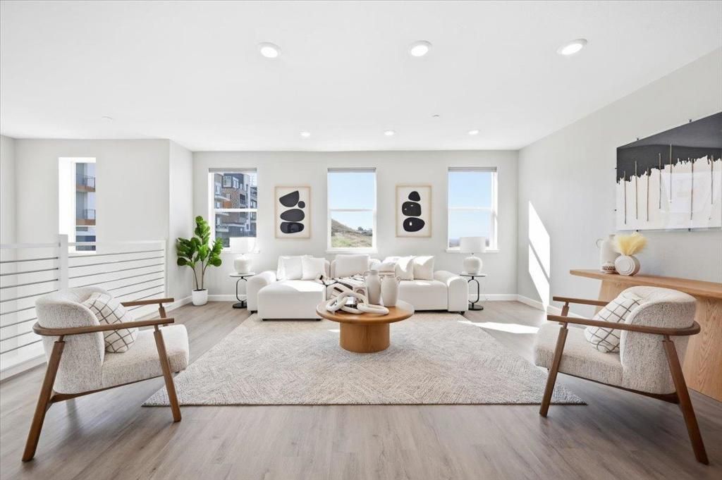 337 Llano De Los Robles Avenue # 7, San Jose