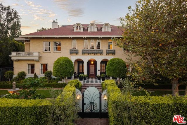 601 S Windsor Boulevard, Los Angeles