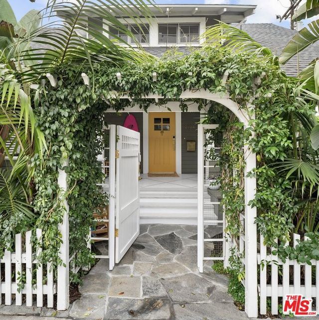 2704 3rd Street, Santa Monica
