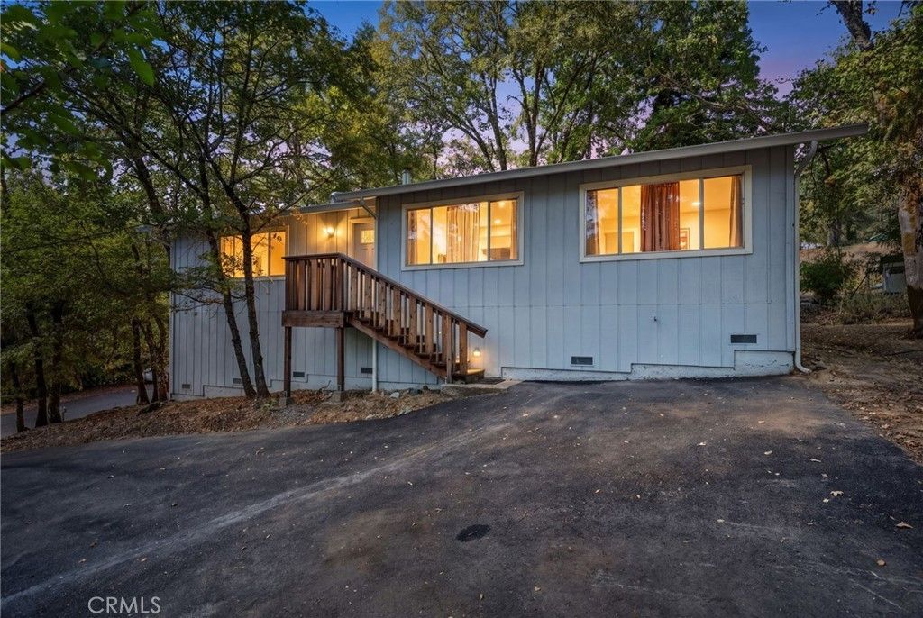 1755 Lupine, Willits