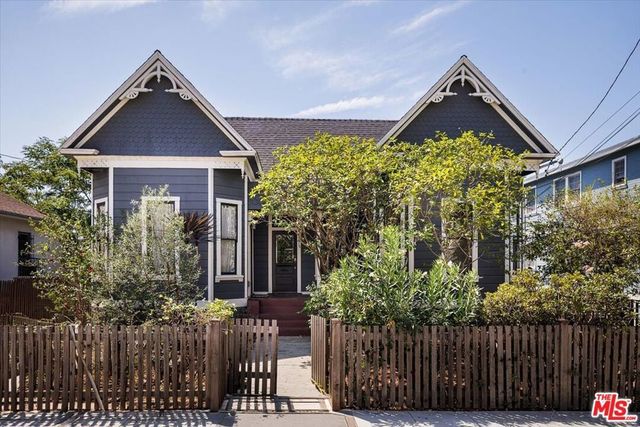 1334 Calumet Avenue, Los Angeles