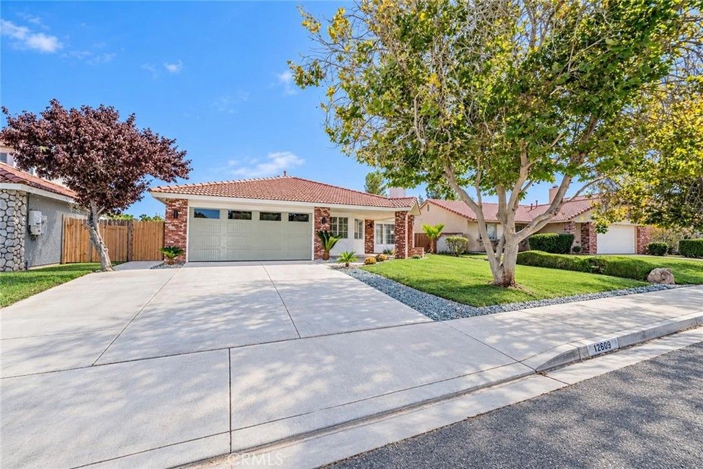 12609 Sunbird Lane, Victorville