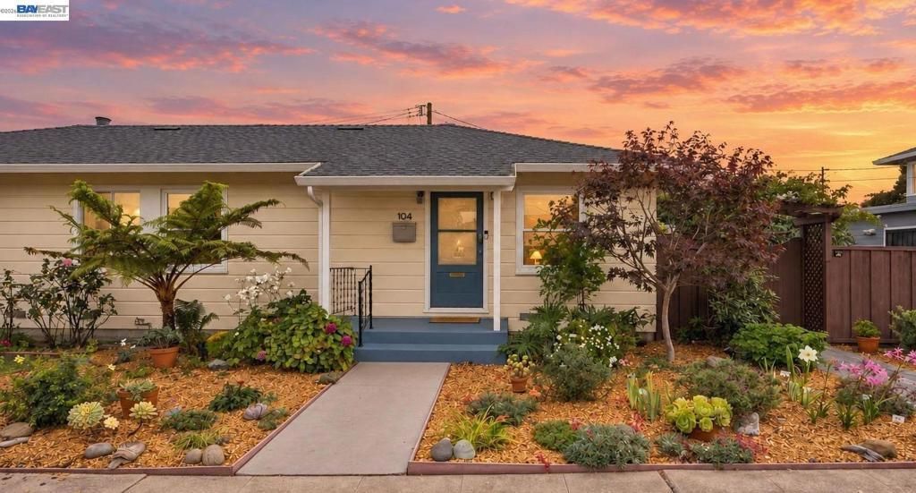 104 Cypress St, Alameda
