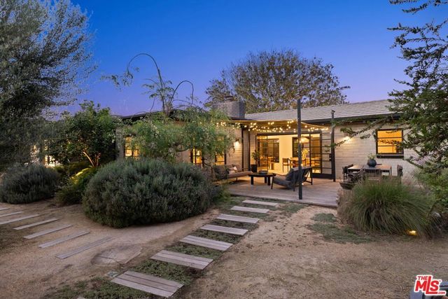 4241 Campbell Drive, Los Angeles