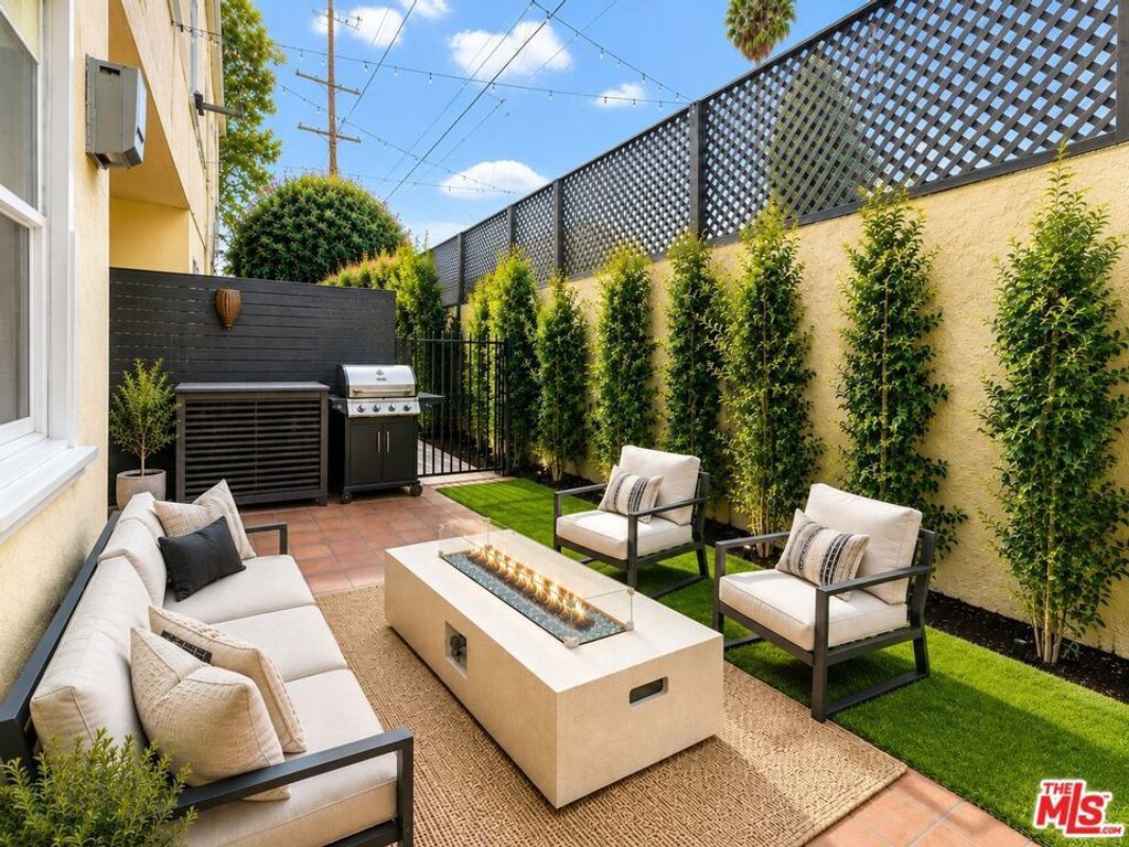 1050 N Edinburgh Avenue # 103, West Hollywood