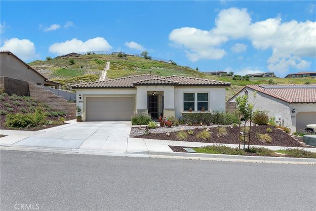 24590 Crestley Drive, Corona