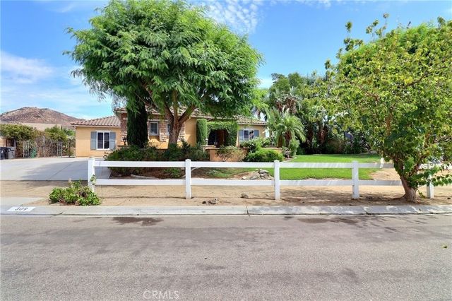 309 Oldenburg Lane, Norco