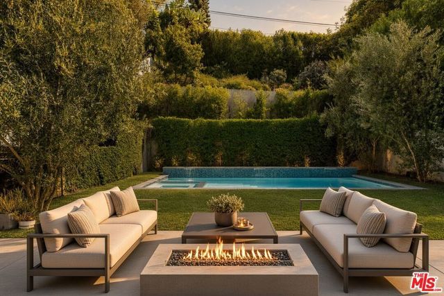 2408 Castle Heights Avenue, Los Angeles