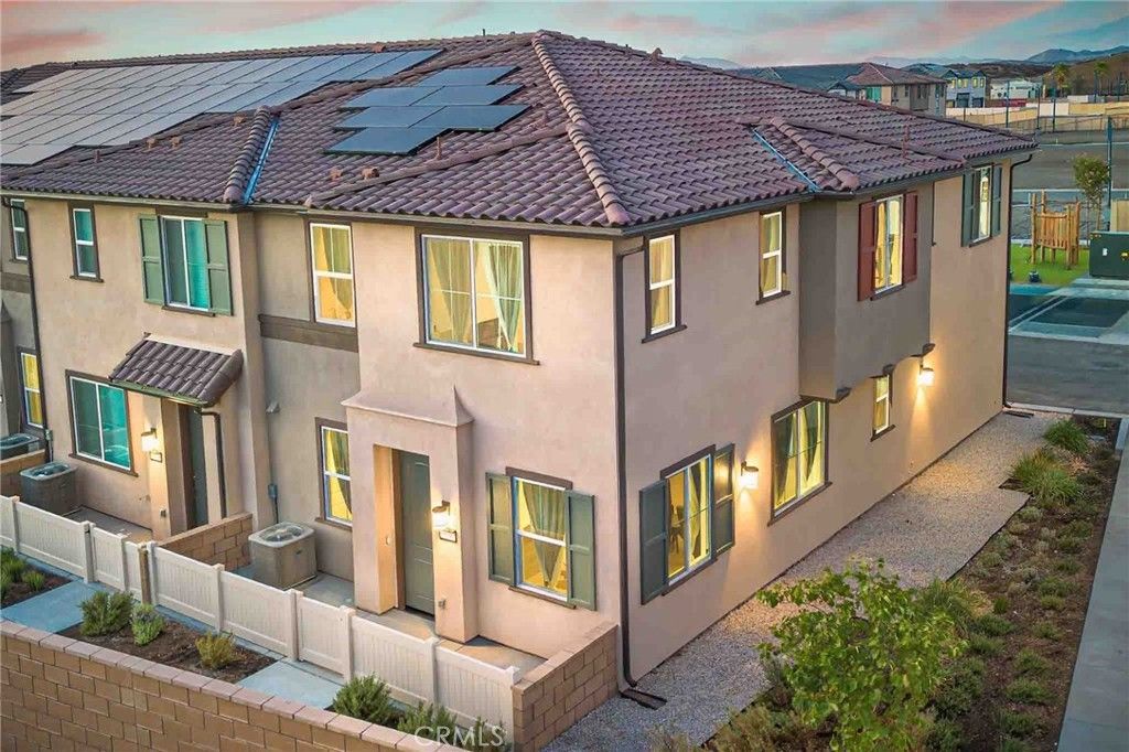 33197 Opal Glass Drive, Winchester