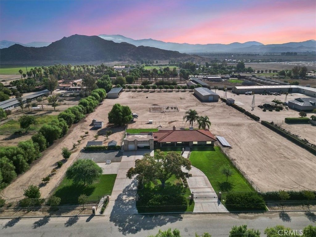 25124 Los Rancherias, Hemet