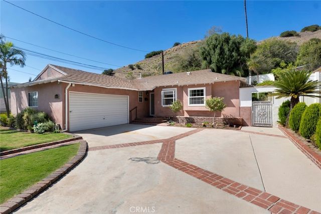 10025 Roscoe Boulevard, Sun Valley