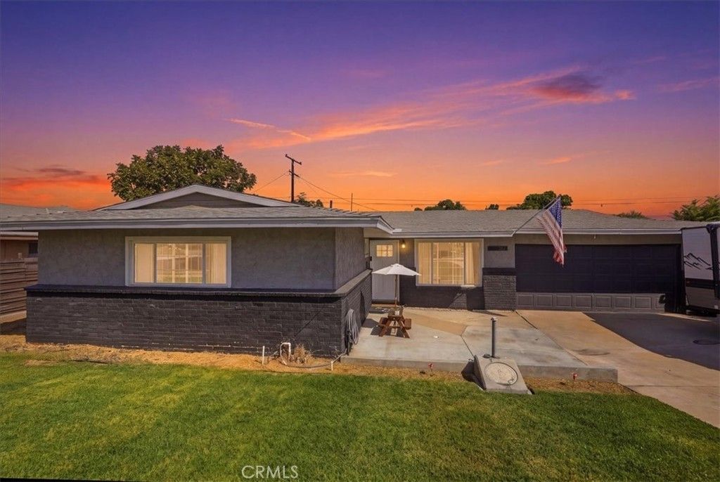387 E Citron Street, Corona