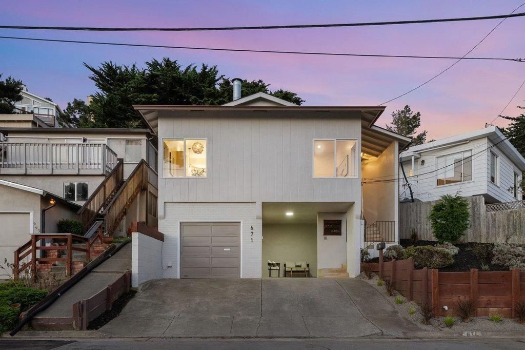 671 Beaumont Boulevard, Pacifica