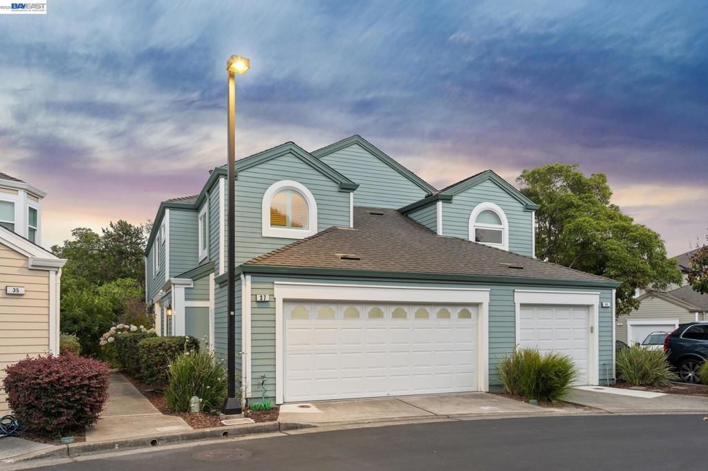 37 Oak Park Dr, Alameda