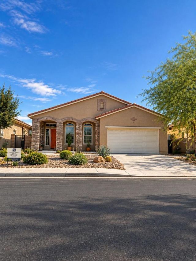 2667 Desert Breeze Way, Palm Springs