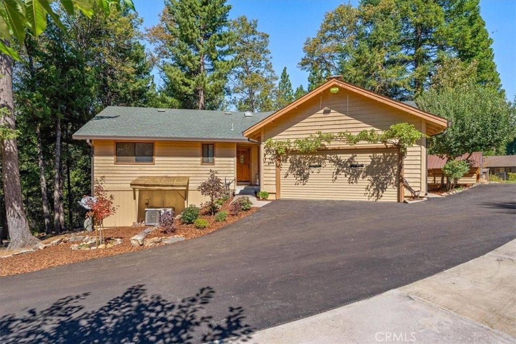 4000 Hope Lane, Dunsmuir