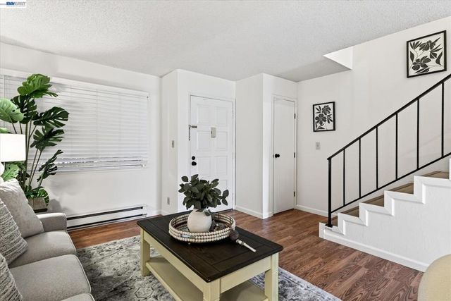 2205 San Antonio Ave # F, Alameda