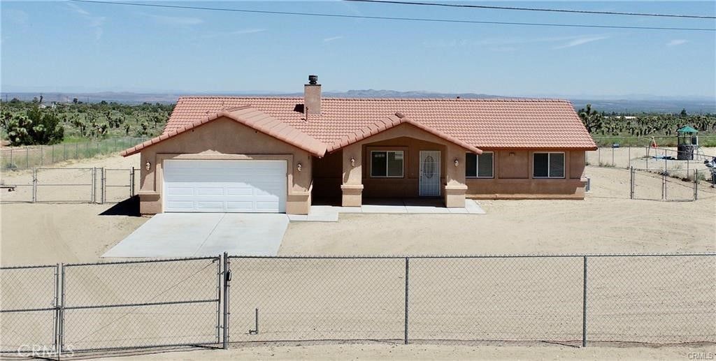 3776 White Fox, Phelan