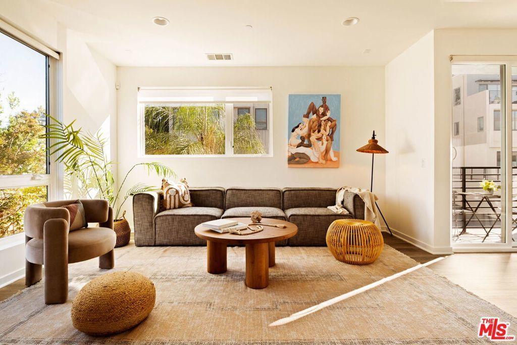 2920 Rowena Avenue # 3, Los Angeles