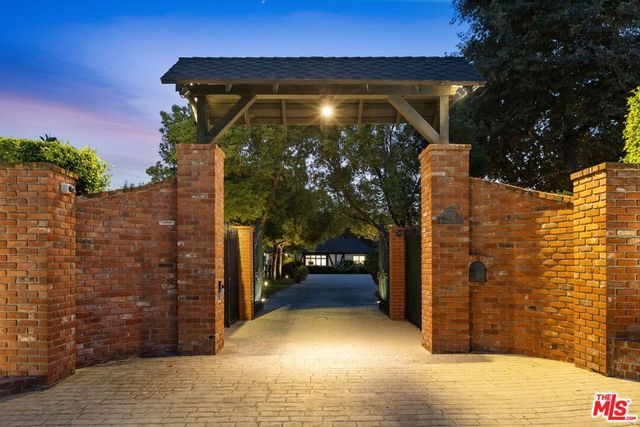 1752 Riverside Drive, Glendale