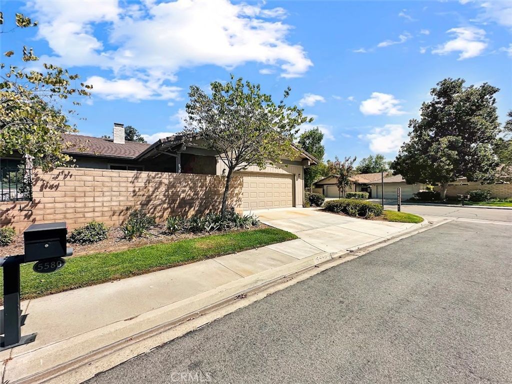 5580 Apple Orchard, Riverside