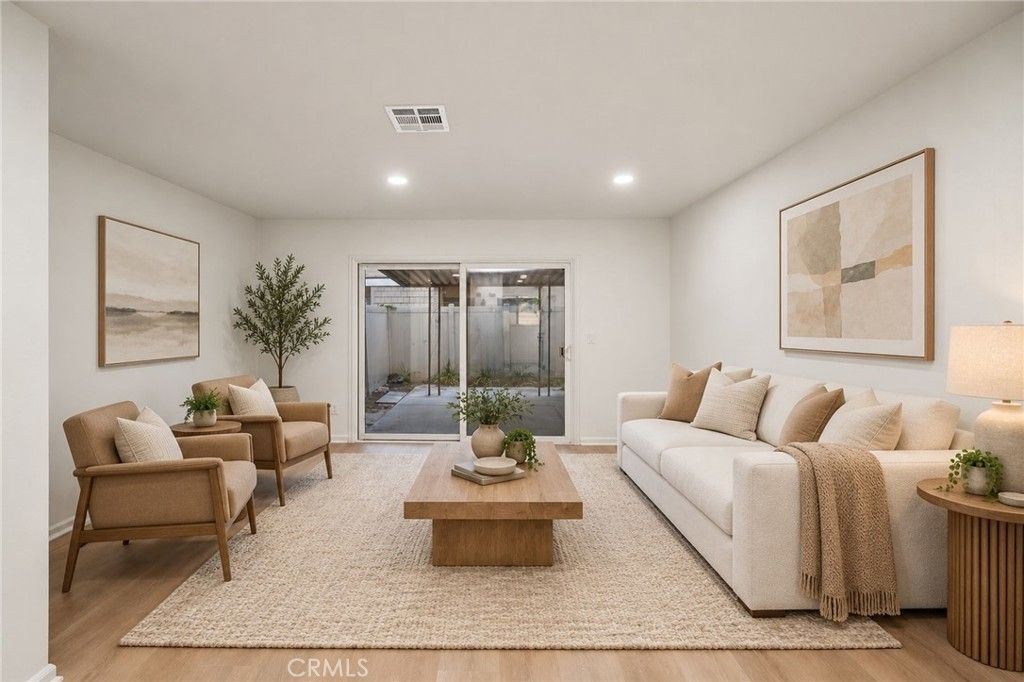 13447 1/4 Village, Cerritos