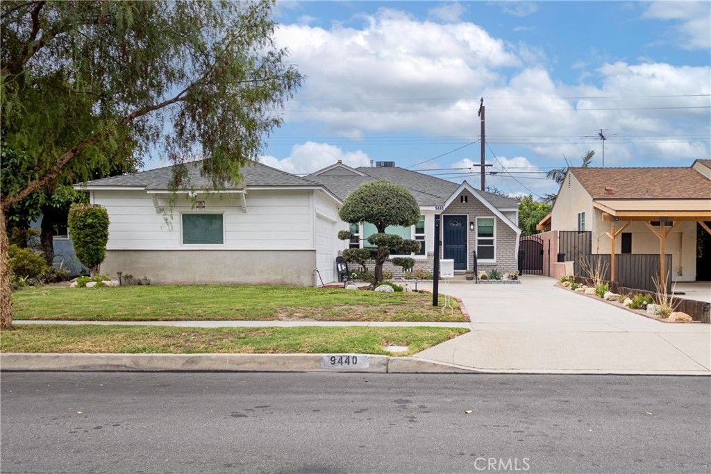 9440 Brookpark Road, Downey