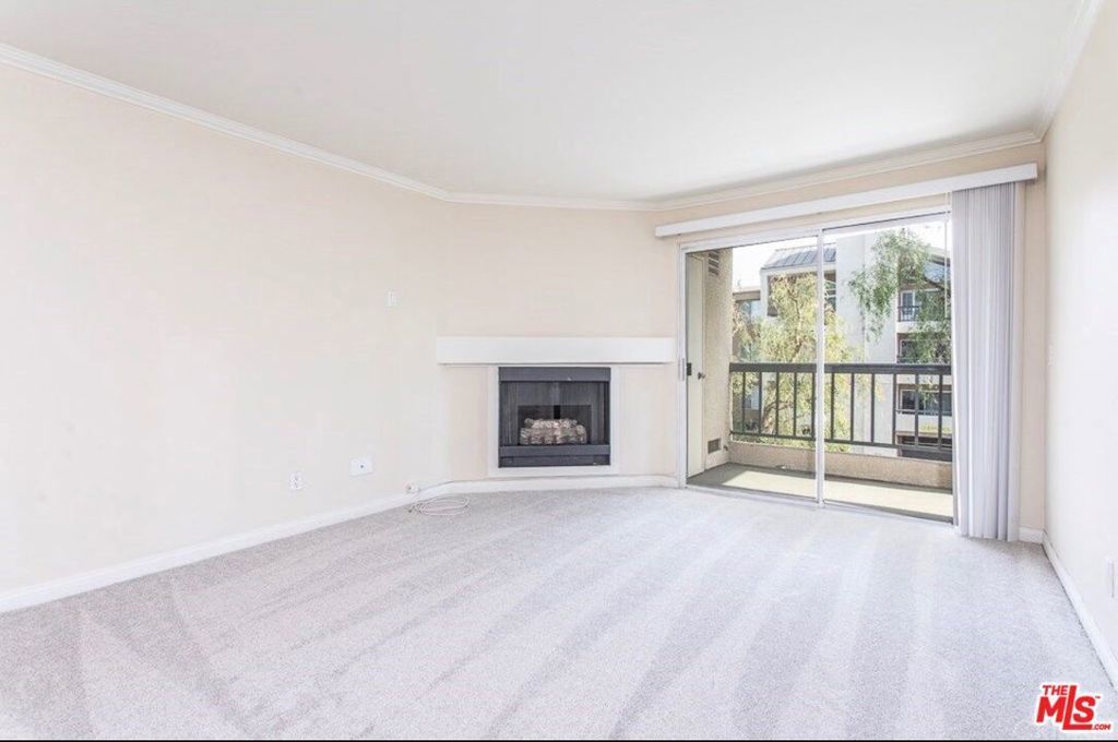 5530 Owensmouth Avenue # 219, Woodland Hills